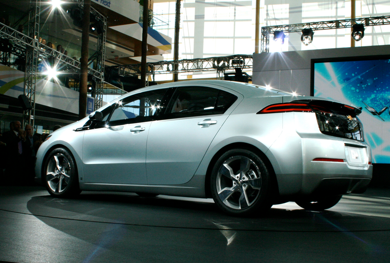Illustration for article titled GM Requested Paramount Include Chevy Volt In Transformers Sequel "At Last Minute"
